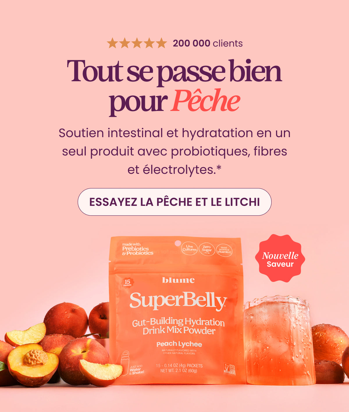 Nouvelle poudre pour boisson hydratante SuperBelly Pêche Litchi, idéale pour renforcer l'intestin, avec des pêches juteuses sur fond rose.